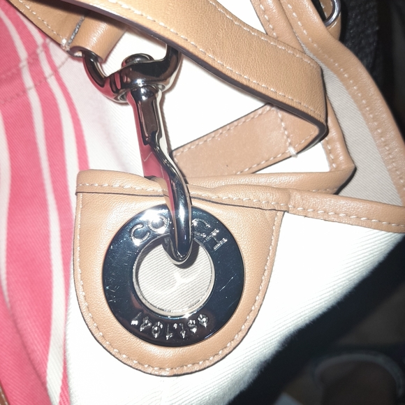 Coach F29921 Hadley Variegated Striped Duffle Silver/coral - Picture 5 of 16